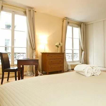 Rue De Rennes - Montparnasse Daire Paris