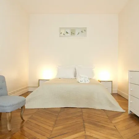 Rue De Rennes - Montparnasse Daire Paris